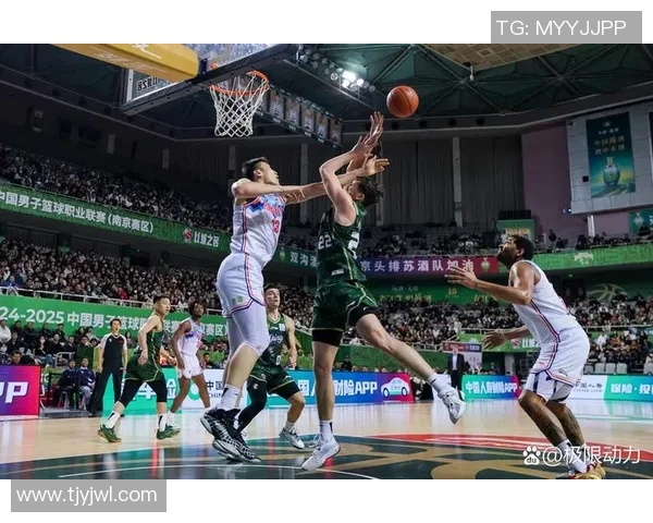 2017年CBA季后赛新疆队对阵吉林队的精彩对决回顾与分析