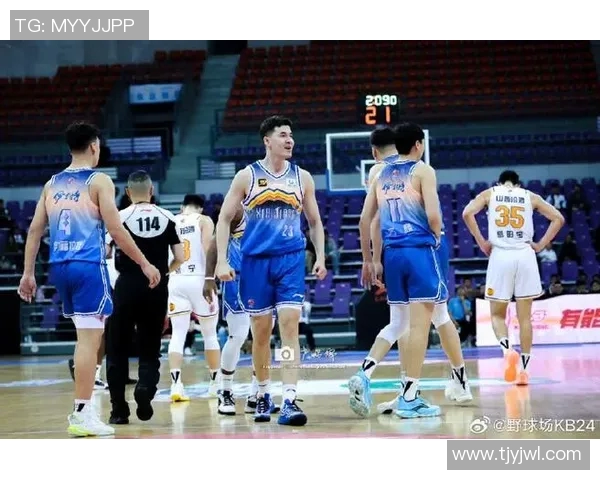 2020年CBA季后赛山东队与新疆队激战回顾与精彩瞬间分析