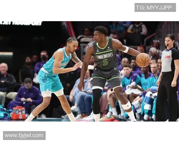 黄蜂与森林狼精彩对决录像回放赛场瞬间不容错过