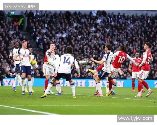 阿森纳与拉齐奥激战正酣赛场比分悬念迭起引人关注