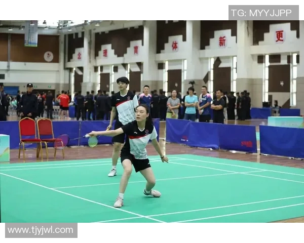 武汉网球队的团队协作揭秘：如何在网球赛场上实现完美配合与默契配合