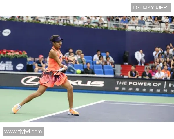 深度对话：探索杨丽的网球人生与奋斗历程的背后故事