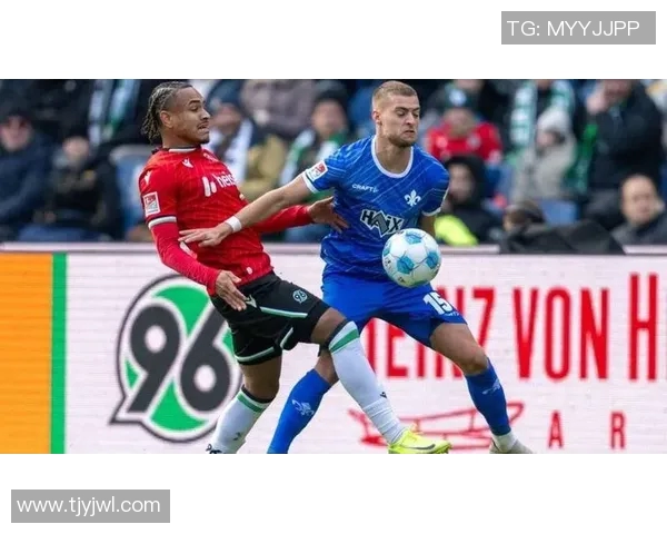 达姆斯塔与德累斯顿的激烈对决揭示足球战术的精彩博弈与球队实力的较量