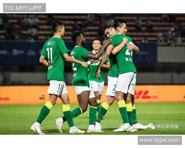 重庆篮球队以81分领跑挑战赛积分榜展现强劲实力和团队合作精神